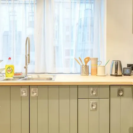 Chic 3-br Oasis In - Stylish Interiors