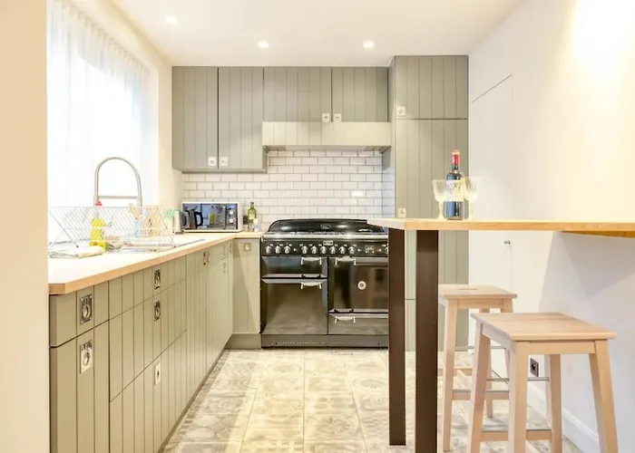 아파트 Chic 3-br Oasis In - Stylish Interiors