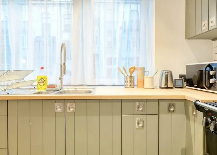 Chic 3-br Oasis In - Stylish Interiors