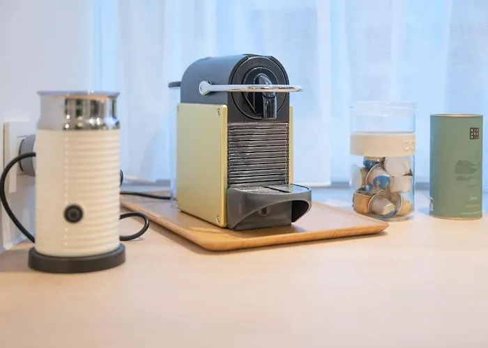 Chic 3-br Oasis In - Stylish Interiors Appartement